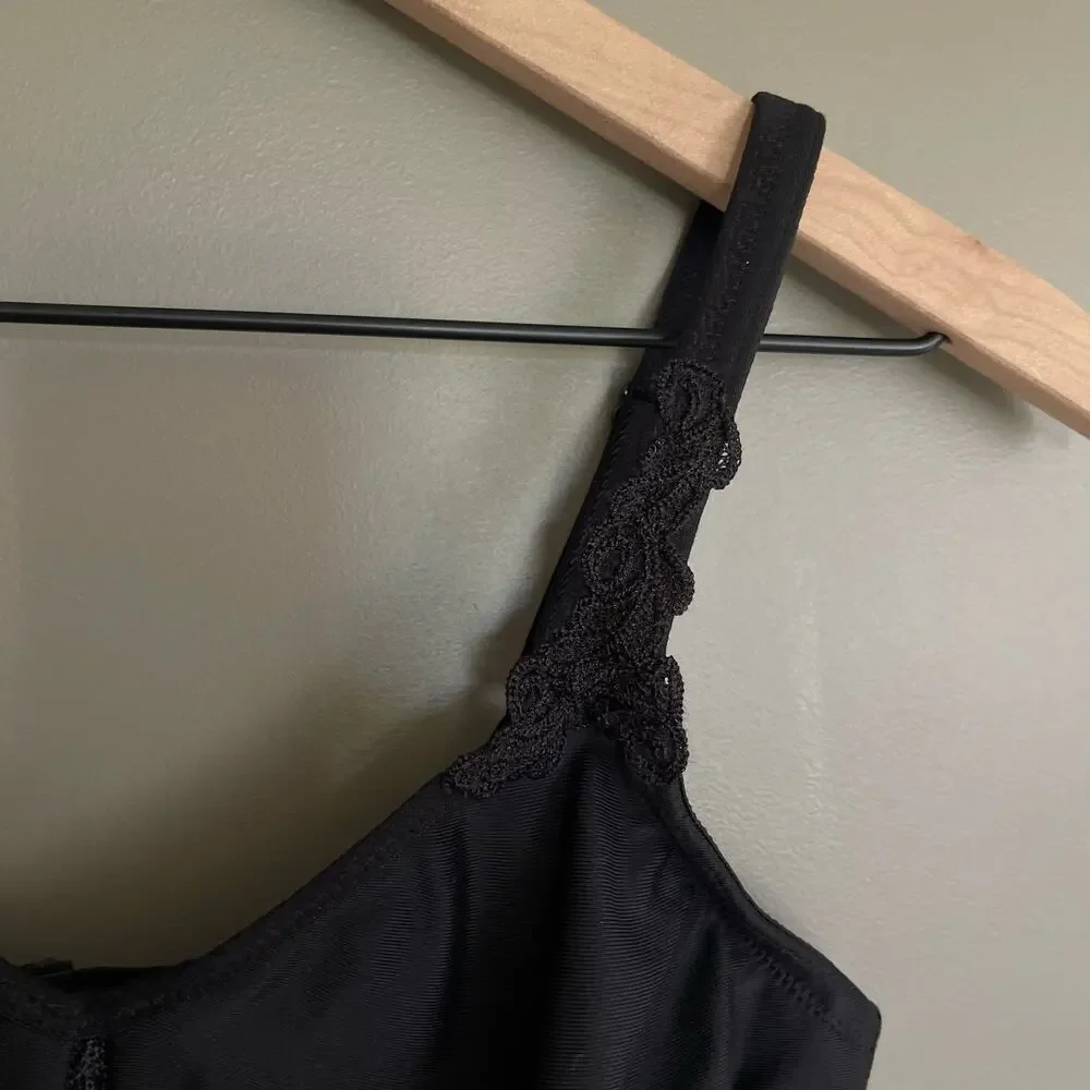 Wacoal Bodysuede Ultra Full Figure Seamless Underwire Bra Black Sz 34C Smoothing